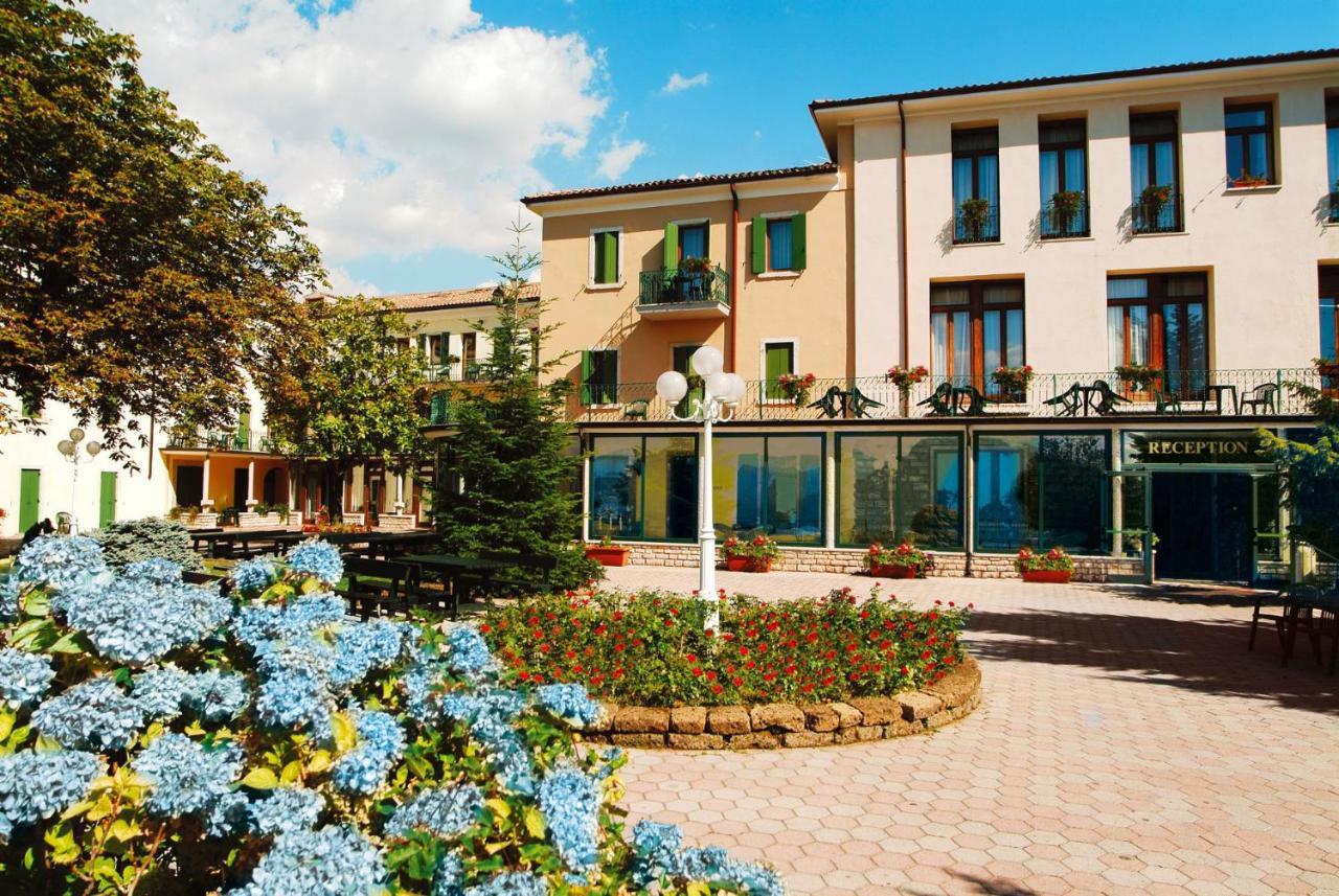 Park Hotel Jolanda San Zeno di Montagna Exterior photo